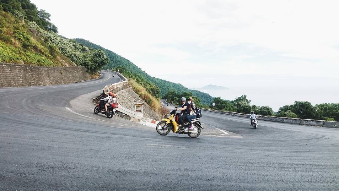 không đi du lịch, khám phá địa điểm mới